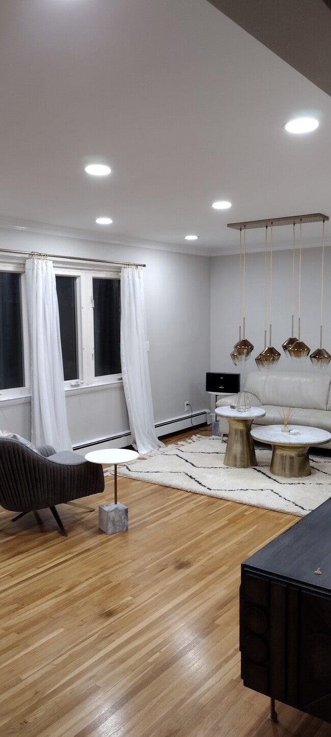 Building Photo - 07650 Zip
