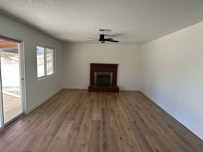 Foto del edificio - 10153 Martin Rd