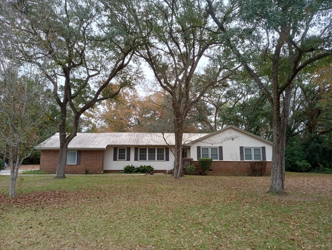 Foto principal - 1708 E Washington St