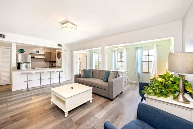 Building Photo - 4000 Gulf Terrace Dr