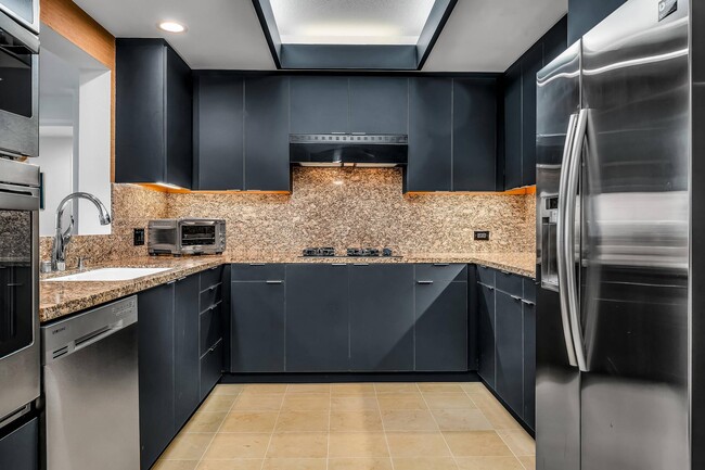 Foto del edificio - 13600 MARINA POINTE Dr