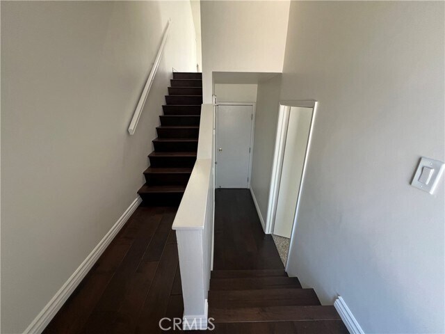 Building Photo - 2800 W Segerstrom Ave