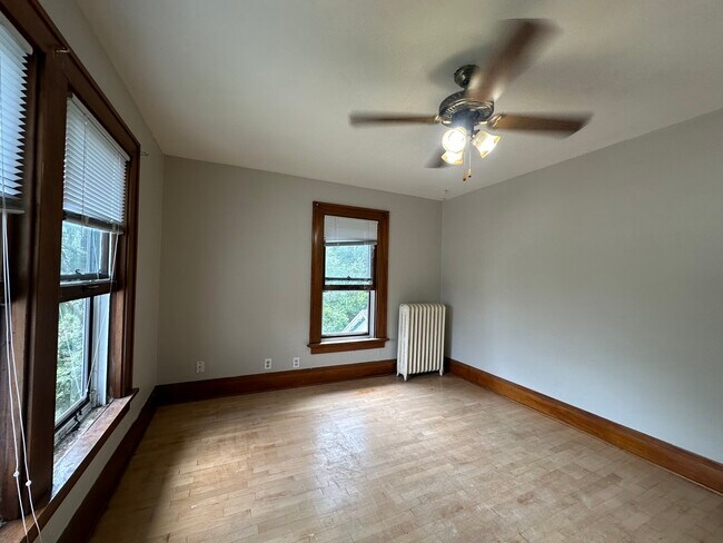 Building Photo - 222 Tygert St