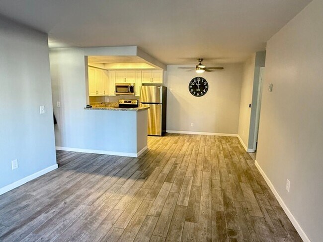 Foto del edificio - Updated 1 bedroom-1 bath, First Floor Condo in Desirable Rancho Mission Villas