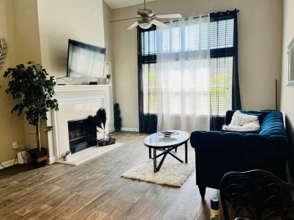 Foto principal - 7407 Chastain Park Dr NE