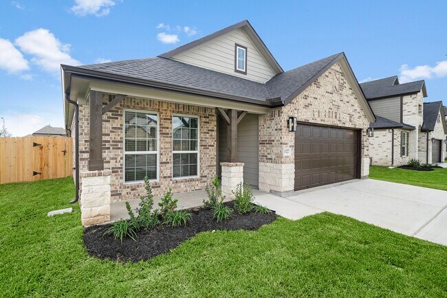 Building Photo - 3327 Tilley Dr