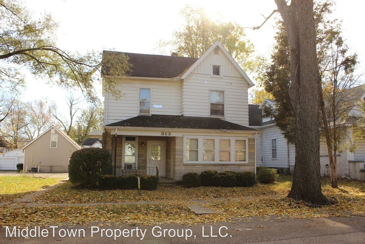 Primary Photo - 811 W University Ave