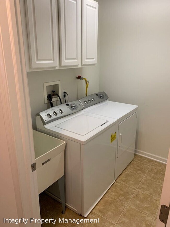 Building Photo - 3 br, 2.5 bath House - 30 Banbury Way Unit...