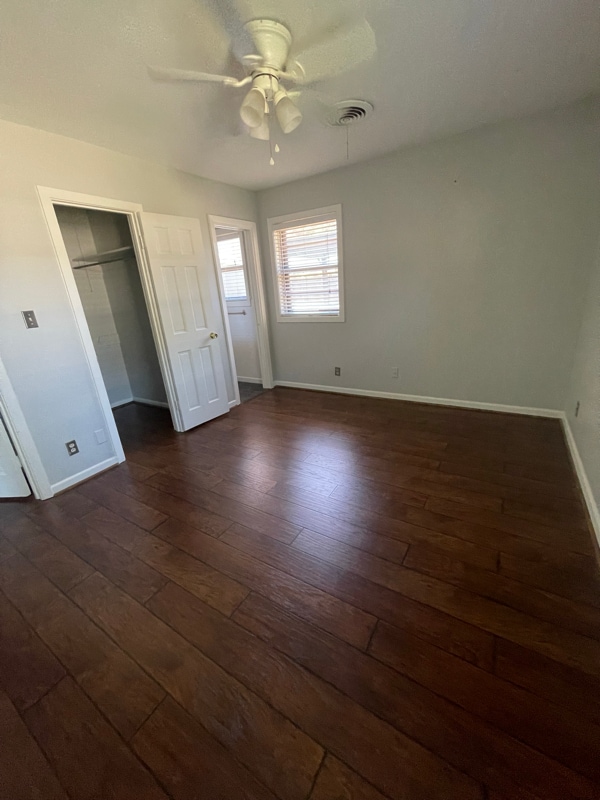 Foto del edificio - 2305 Linwood Ln