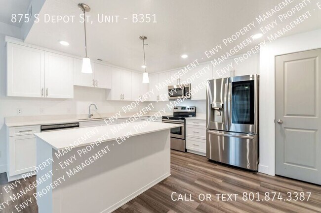 Building Photo - 875 S Depot St
