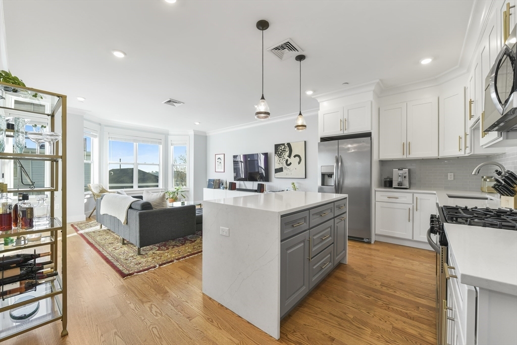 Foto principal - 236 Lexington St