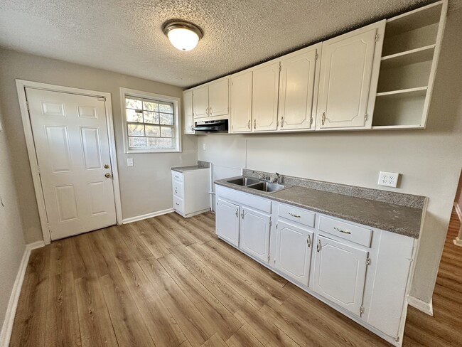 Foto del edificio - 1376 Creel Ct