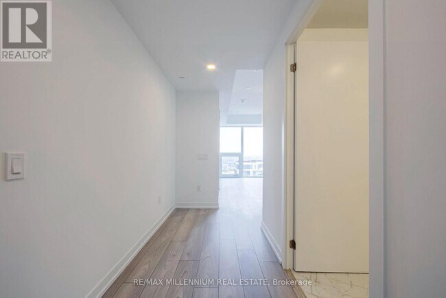 Building Photo - 82-4082 Dalhousie St