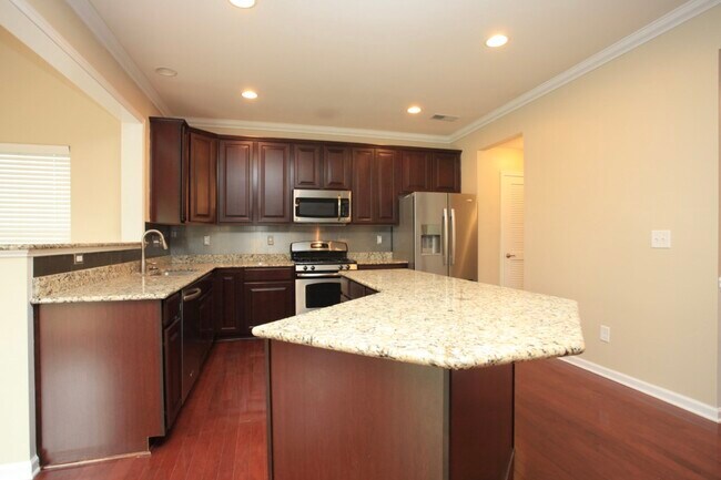 Building Photo - 3009 Fallondale Rd