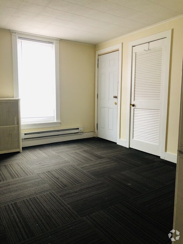 Building Photo - 1300 N 11th St