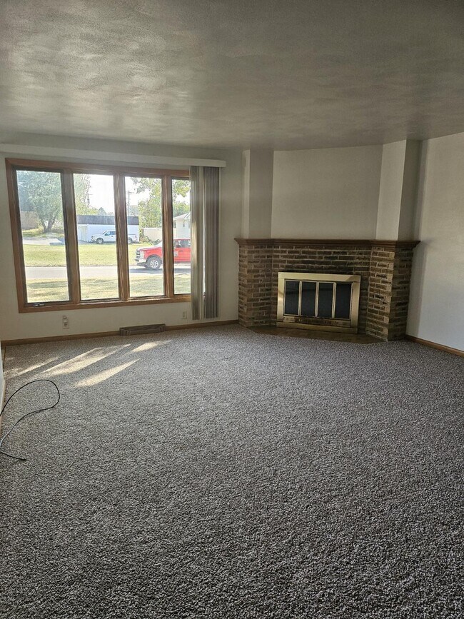 Building Photo - 1110 Dixon Dr