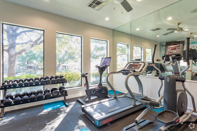 Fitness Room - PECAN POINTE