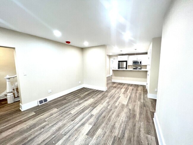 Photo - 933 - 320/322 Boggs Avenue Apartment