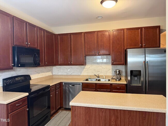 Foto del edificio - 340 Bayleigh Ct