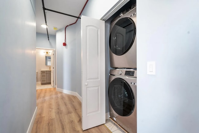 Foto del edificio - 9909 W Roosevelt Rd