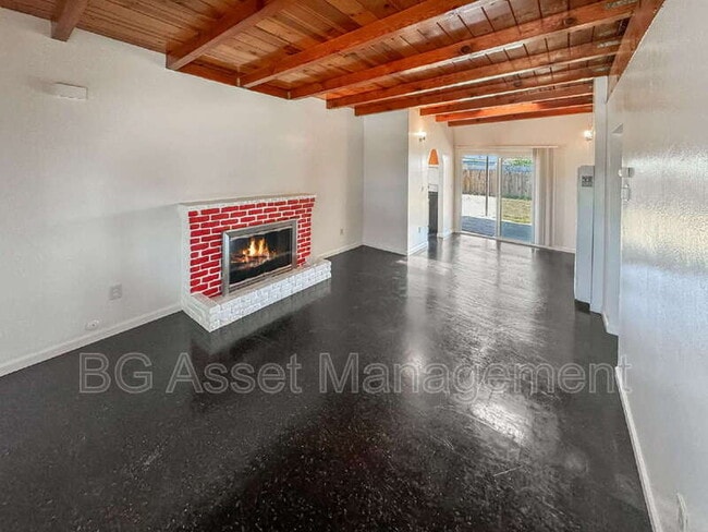 Foto del edificio - 1526 Visalia Ave