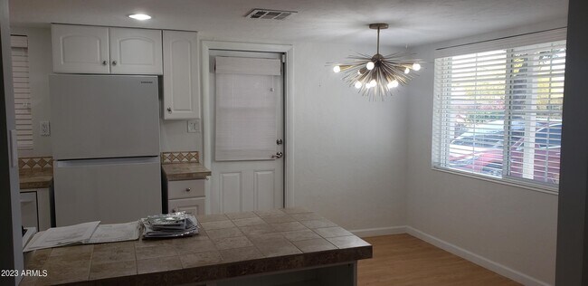 Foto del edificio - 4440 E Campbell Ave
