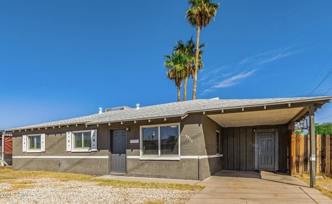 Building Photo - 5711 N 35th Ave