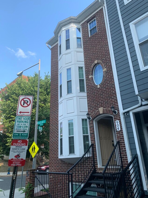 Primary Photo - 904 Euclid St NW