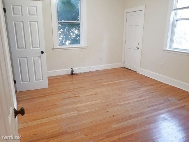 Building Photo - 3 br, 2 bath  - 10 Beacon Ter