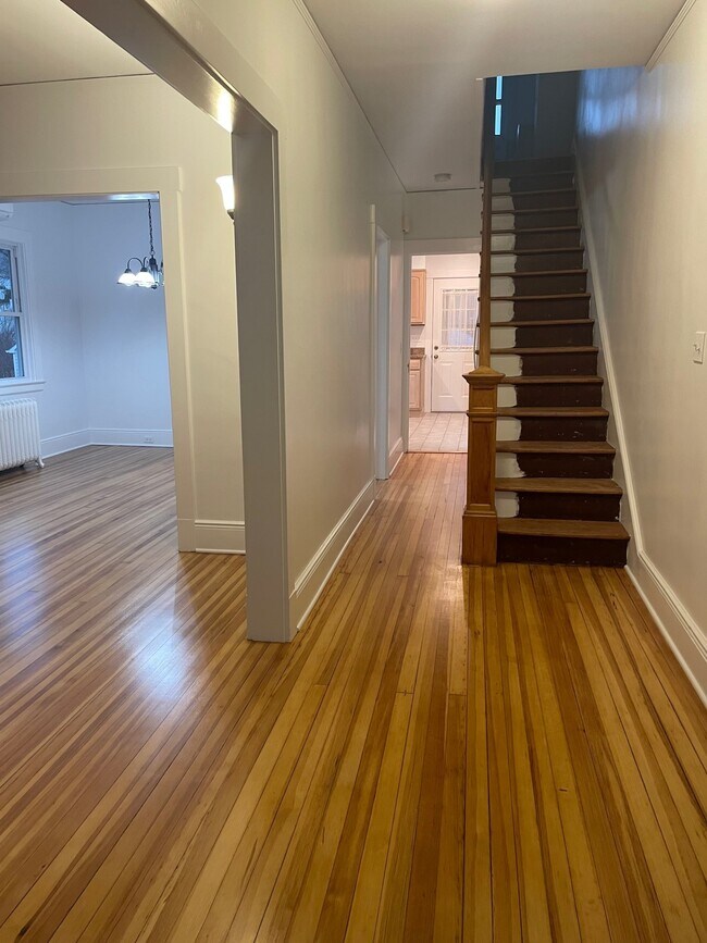 Building Photo - 72 Prospect St