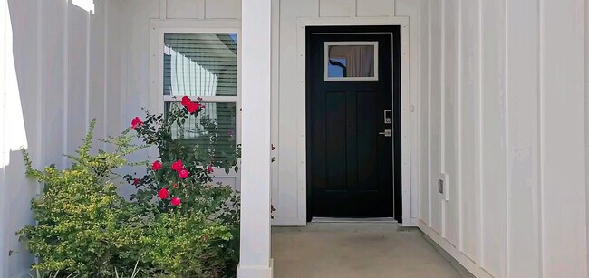 Foto del edificio - 9846 Weller Cv