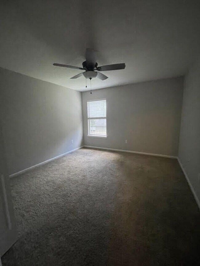 Foto del edificio - Spacious Home in Orange Park!