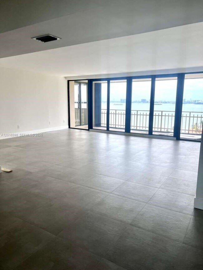 Foto del edificio - 11113 Biscayne Blvd