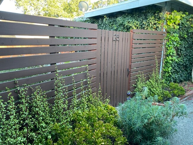 Entrance to yard - 25 Grove St