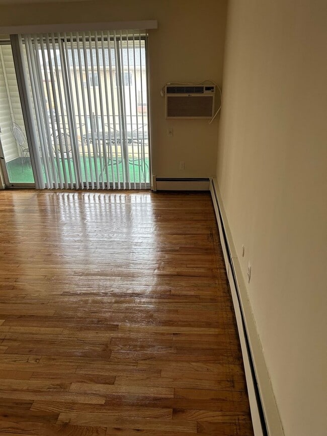 Building Photo - 29206 Longview Ave