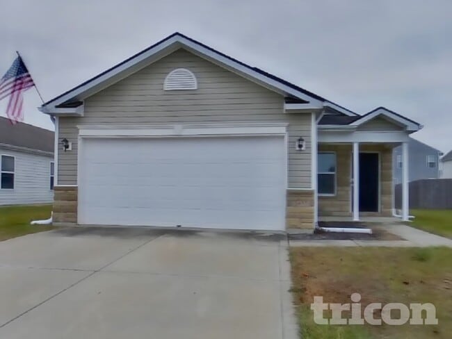 Building Photo - 2437 Middle View Dr