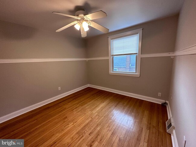 Building Photo - 773 Cinnaminson St