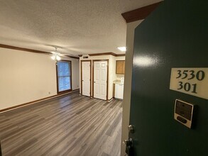 Building Photo - 3530 Ivy Commons Dr