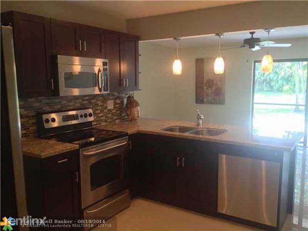 Building Photo - 3057 Coral Springs Dr