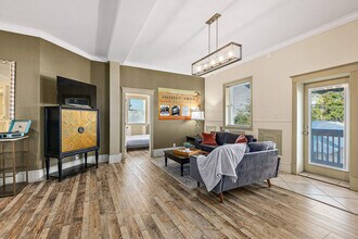 Building Photo - 92 Washington St