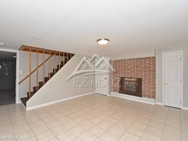 Building Photo - 1746 Langport Ave