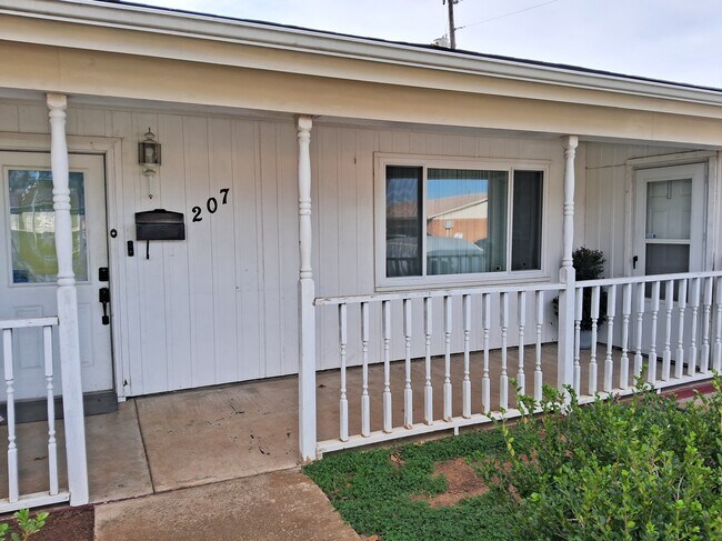 Building Photo - 207 Arnett Dr