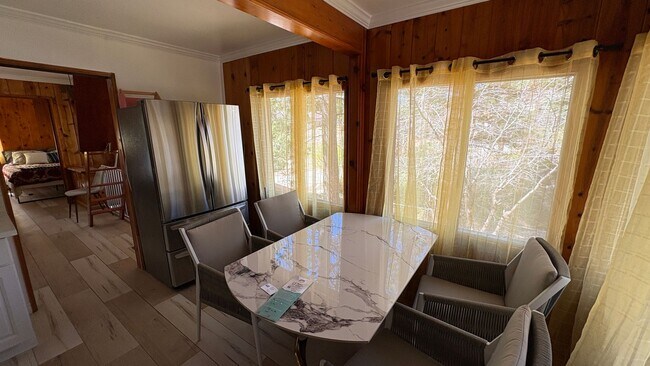 Foto del edificio - Cozy Meets Modern – Beautifully Upgraded Cabin in the Pines