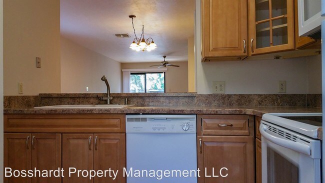 Building Photo - 4621 SW 44th Ln