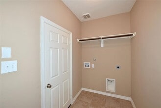 Building Photo - 4050 Calaway Oaks Ln