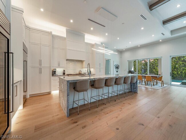 Foto del edificio - 4234 Crayton Rd
