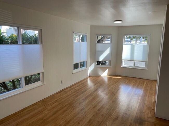 Building Photo - 2511 Piedmont Ave