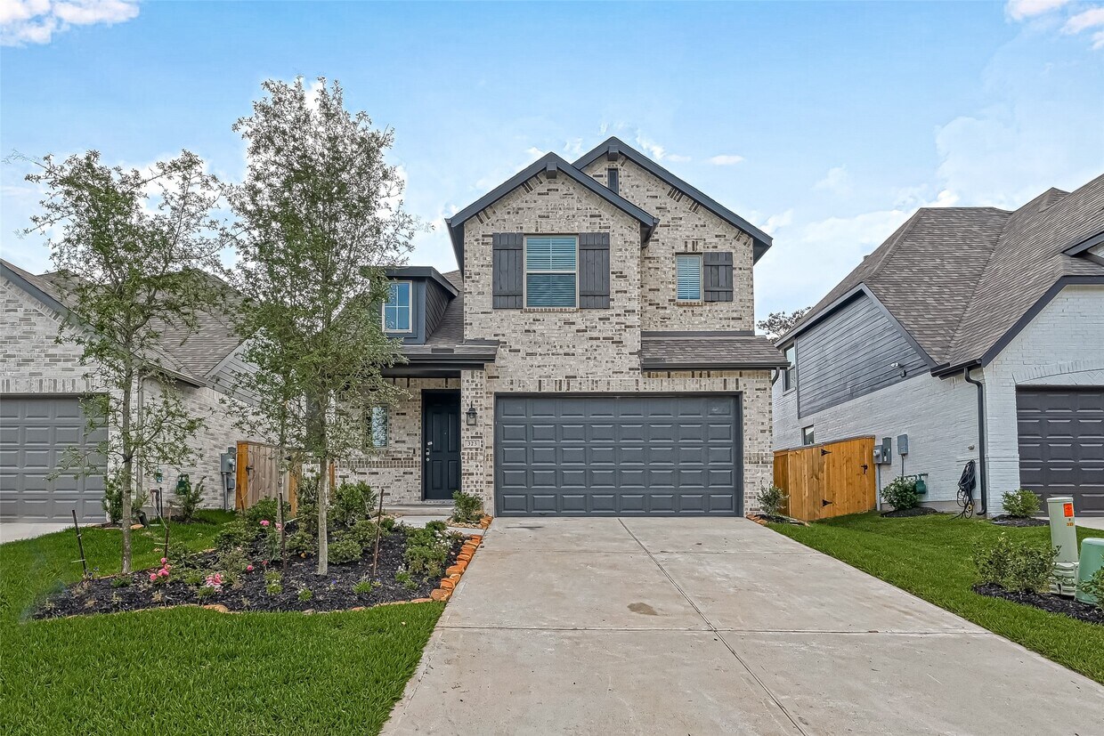 Primary Photo - 323 Highland Bayou Dr