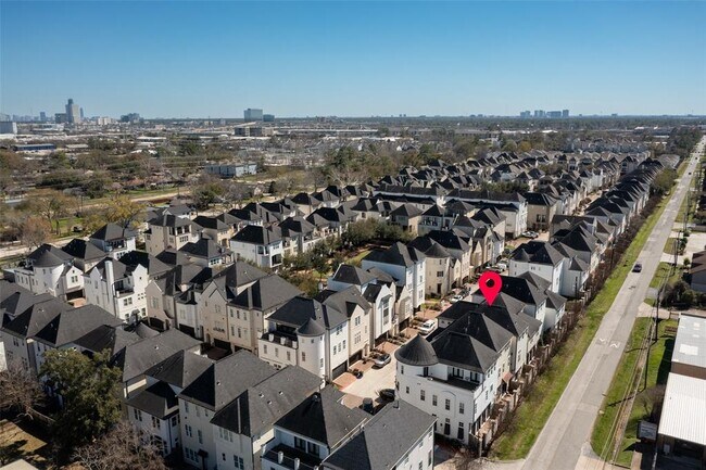 Building Photo - 1835 Upland Lakes