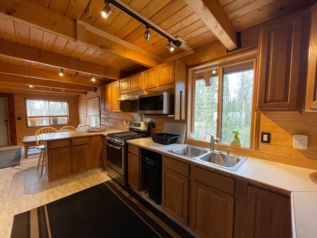 Building Photo - SOLDOTNA CABIN!